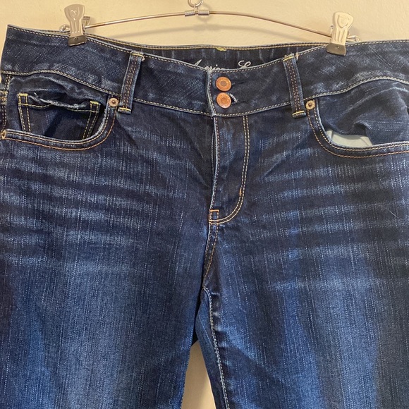 AMERICAN EAGLE Artist Bootcut CROPPED Jeans 14 - Picture 2 of 6